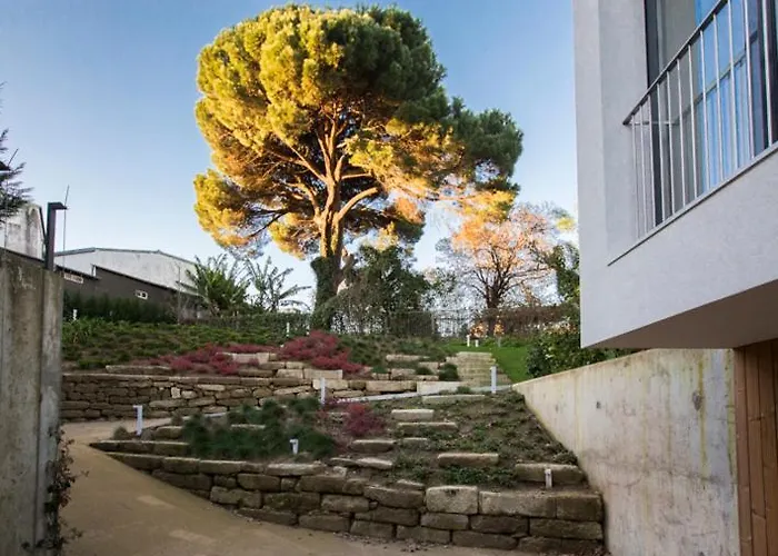 Host Wise - Modern Stuning Flat W Prime Location