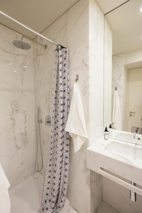 Host Wise - Modern Stuning Flat W Prime Location *